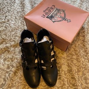 NWB Crown Vintage Buckle Boots